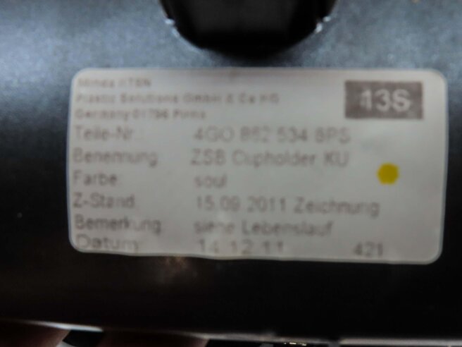 Thumbnail 7: 2012 AUDI A6 (C7 4G) FRONT CENTER CONSOLE DRINK CUP HOLDER ASSEMBLY (BLACK)