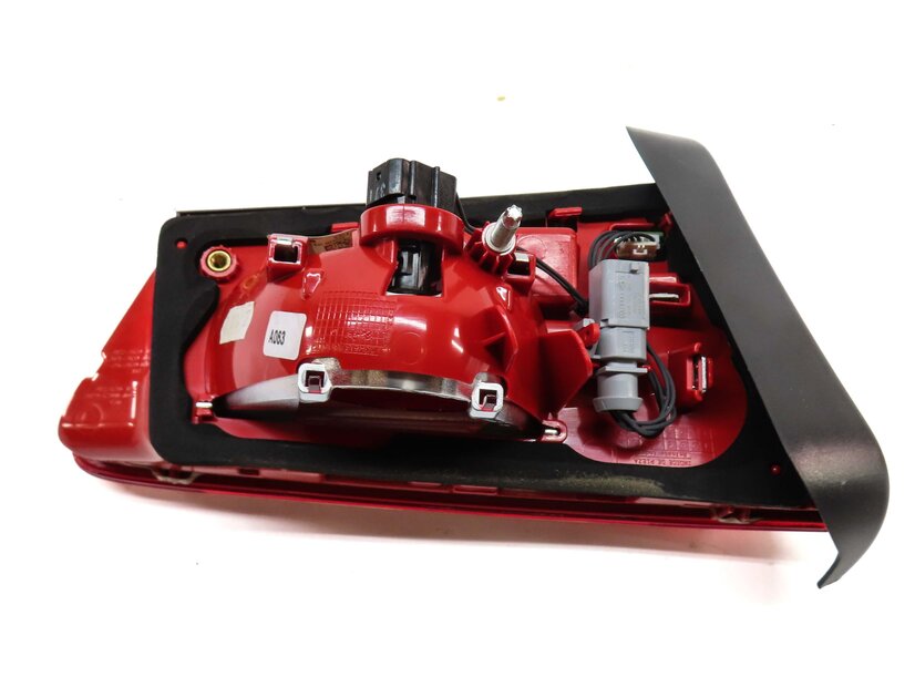 Thumbnail 5: 2012-2015 AUDI A6 S6 (C7) RIGHT PASSENGER TRUNK INNER LED TAILLIGHT LIGHT LAMP