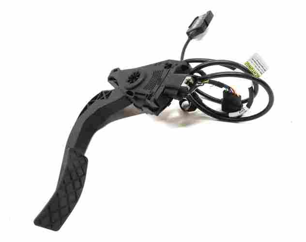 Thumbnail 3: 2014 AUDI RS5 COUPE (B8) AFTERMARKET PEDALBOX THROTTLE GAS PEDAL w/CONTROLLER