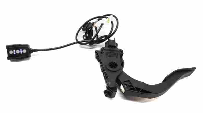 Thumbnail 4: 2014 AUDI RS5 COUPE (B8) AFTERMARKET PEDALBOX THROTTLE GAS PEDAL w/CONTROLLER