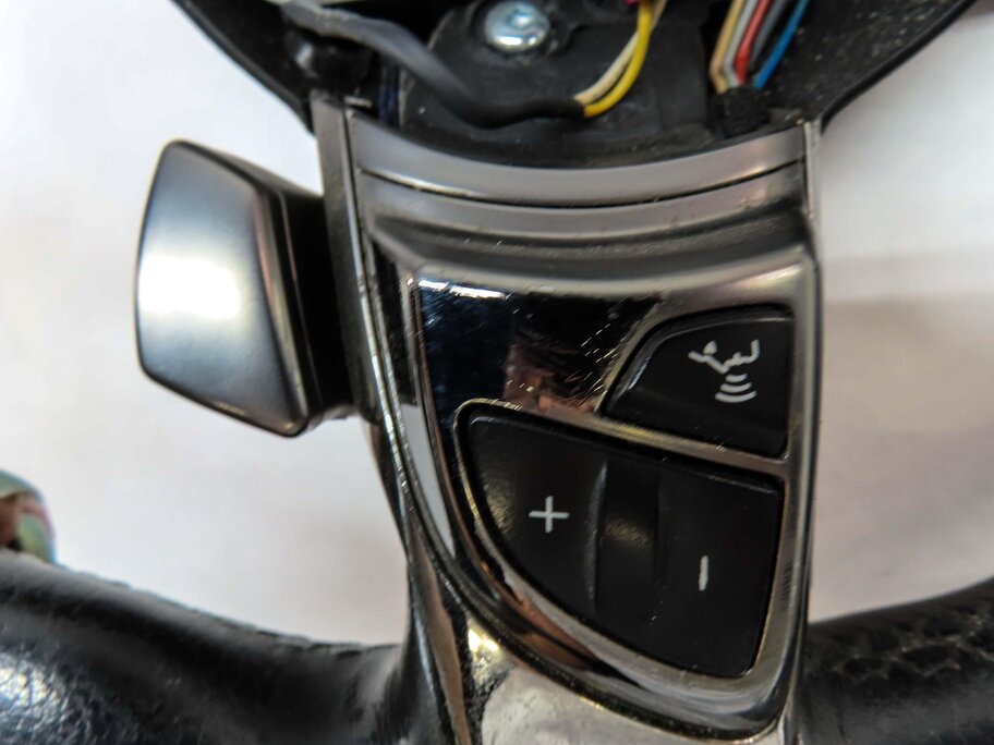 Thumbnail 10: 2006-2008 BMW Z4 (E85) FRONT LEFT SPORT STEERING WHEEL (BLACK & SILVER)