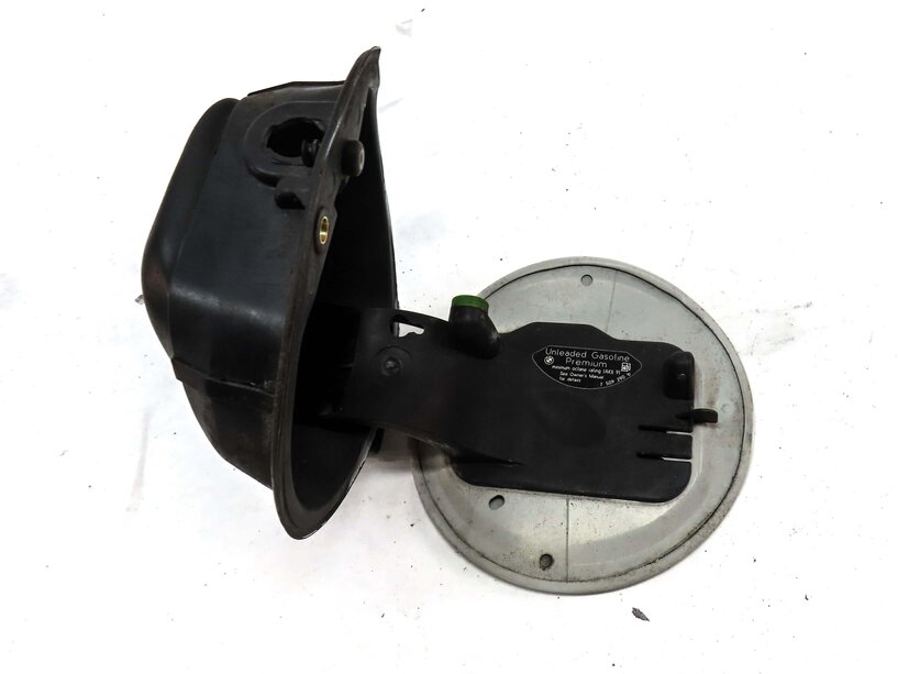 Thumbnail 6: 2003-2008 BMW Z4 (E85) GAS TANK FILLER HOUSING & FUEL DOOR (WHITE)