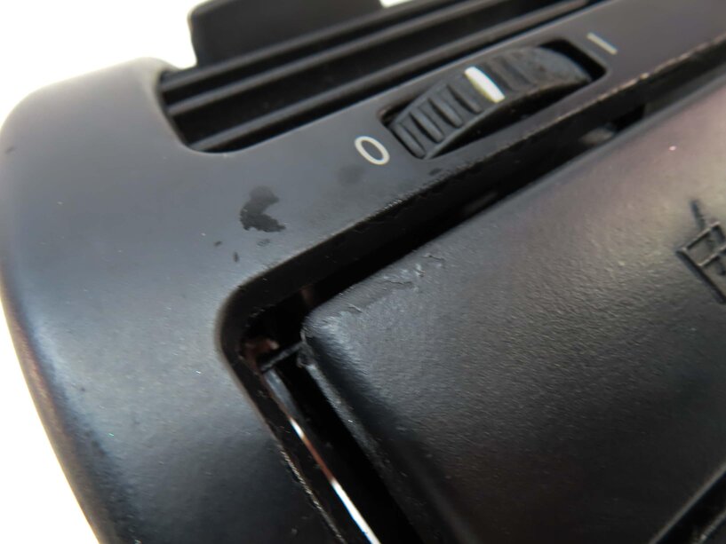 Thumbnail 8: 2006 BMW Z4 CONVERTIBLE E85 FRONT LEFT DASH AC HEATER AIR VENT & CUPHOLDER BLACK