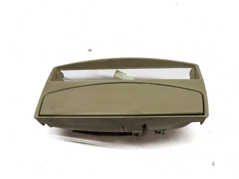 Thumbnail 4: 2006 BMW Z4 CONVERTIBLE (E85) FRONT CENTER CONSOLE ASHTRAY 12V SOCKET (BEIGE)