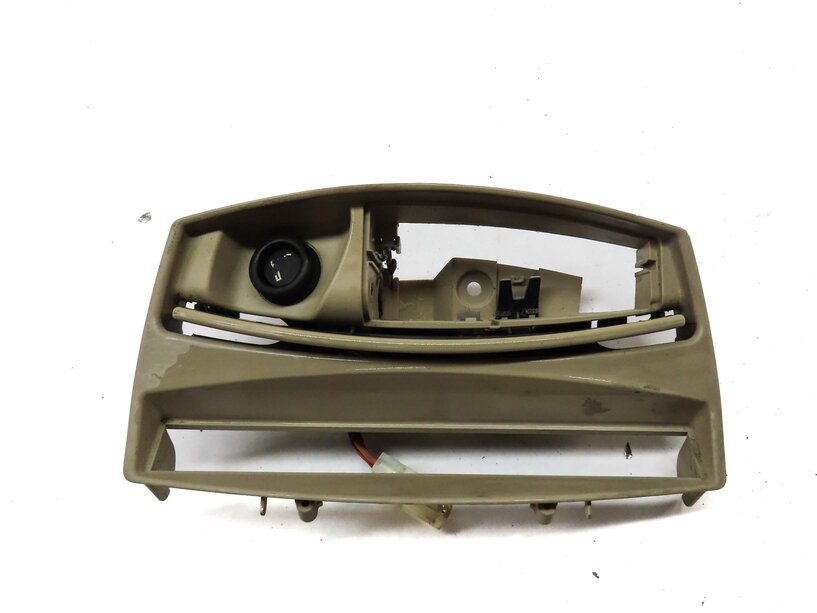 Thumbnail 5: 2006 BMW Z4 CONVERTIBLE (E85) FRONT CENTER CONSOLE ASHTRAY 12V SOCKET (BEIGE)