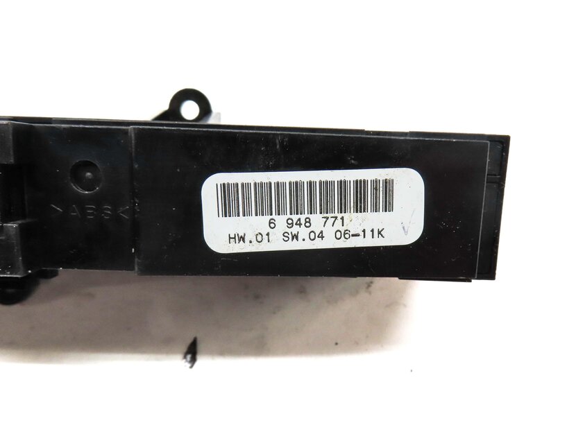 Thumbnail 6: 2006 BMW Z4 (E85) POWER CONVERTIBLE TOP DTC SEAT HEATER SWITCH BUTTON PANEL