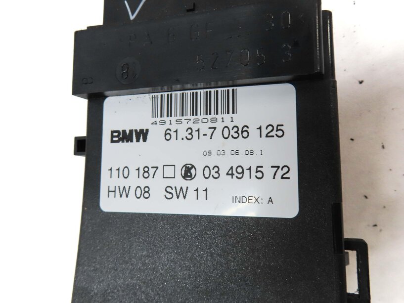 Thumbnail 7: 2006 BMW Z4 CONVERTIBLE (E85) FRONT LEFT DRIVER SEAT ADJUST SWITCH (BLACK)