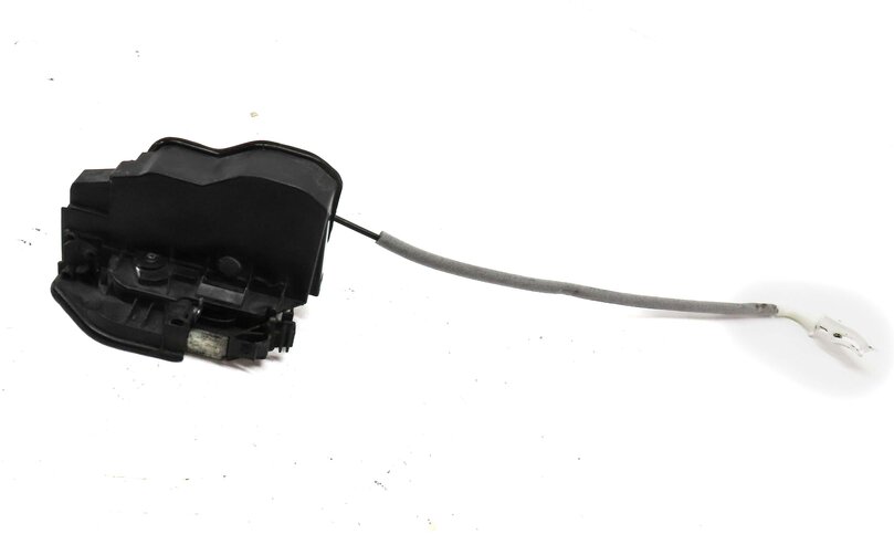 03-18 E87 F22 E90 E60 F10 F12 F01 F13 E65 F06 F04 E70 E71 RIGHT FRONT DOOR LATCH