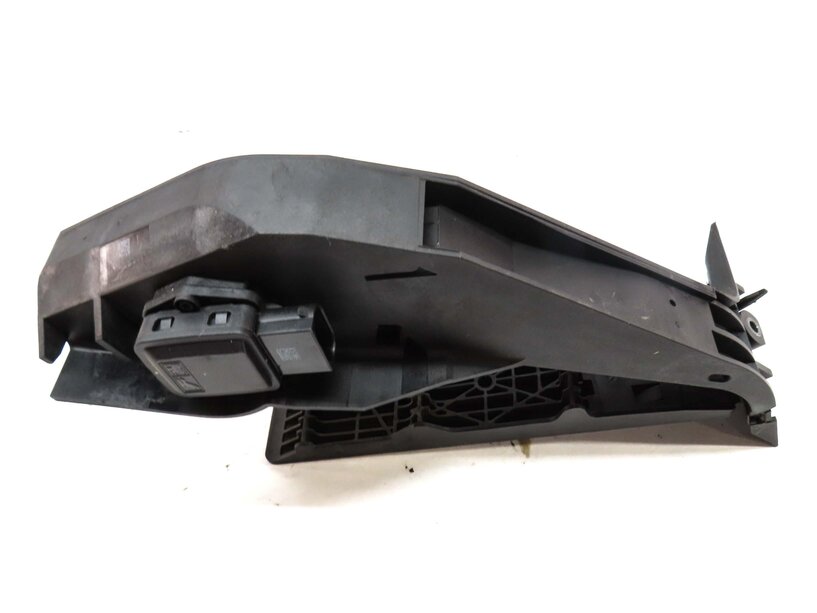 Thumbnail 5: 2006 BMW Z4 CONVERTIBLE (E85) FRONT LEFT DRIVER ACCELERATOR GAS PEDAL 6772645