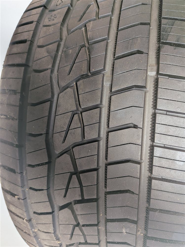 Thumbnail 2: CONTINENTAL CONTROLCONTACT SPORT SRS+ 275/40ZR20 106Y 8/32 DOT 3622 TIRE