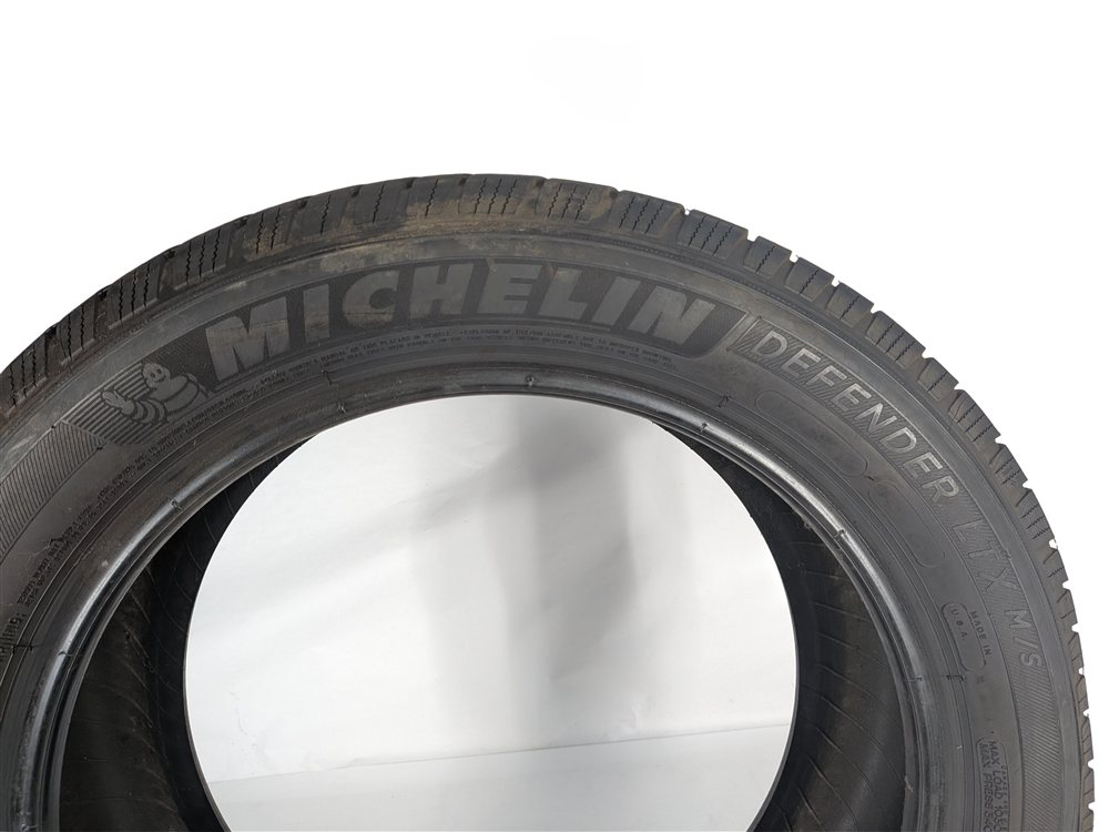 Thumbnail 5: MICHELIN DEFENDER LTX M/S 255/50R20 109H XL ALL SEASON 8/32 DOT 3521 TIRE