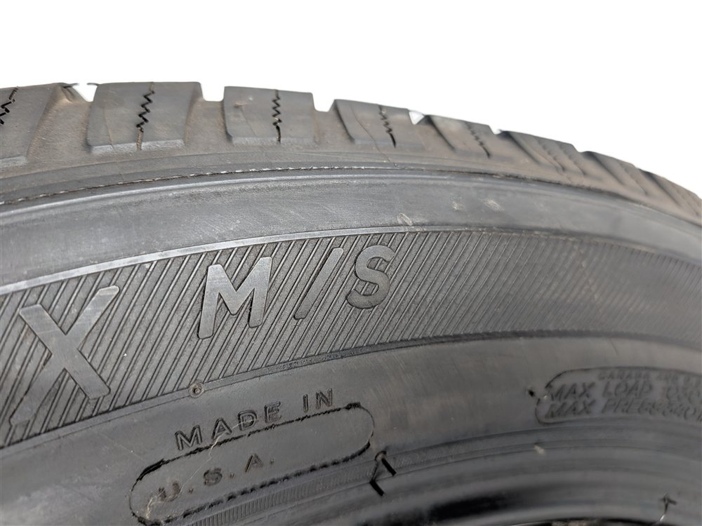 Thumbnail 7: MICHELIN DEFENDER LTX M/S 255/50R20 109H XL ALL SEASON 8/32 DOT 3521 TIRE