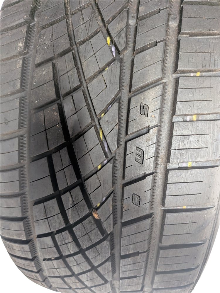 Thumbnail 2: CONTINENTAL EXTREMECONTACT DWS06 PLUS 235/35ZR19 91Y 9/32 DOT 5122 TIRE
