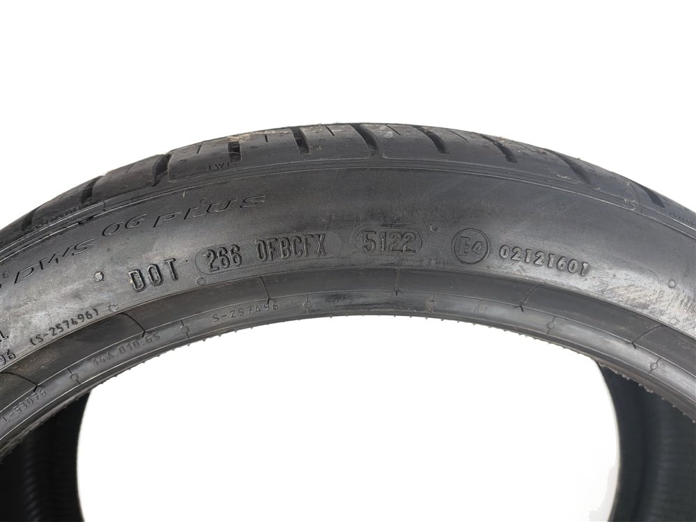 Thumbnail 8: CONTINENTAL EXTREMECONTACT DWS06 PLUS 235/35ZR19 91Y 9/32 DOT 5122 TIRE