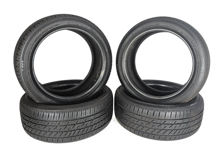 BRIDGESTONE DRIVEGUARD 225/45RF18 95W RUN FLAT ALLSEASON 6/32 DOT3221 TIRE SET/4