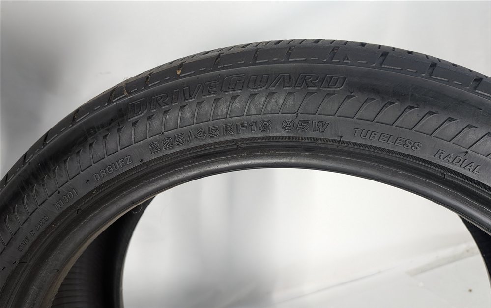 Thumbnail 6: BRIDGESTONE DRIVEGUARD 225/45RF18 95W RUN FLAT ALLSEASON 6/32 DOT3221 TIRE SET/4