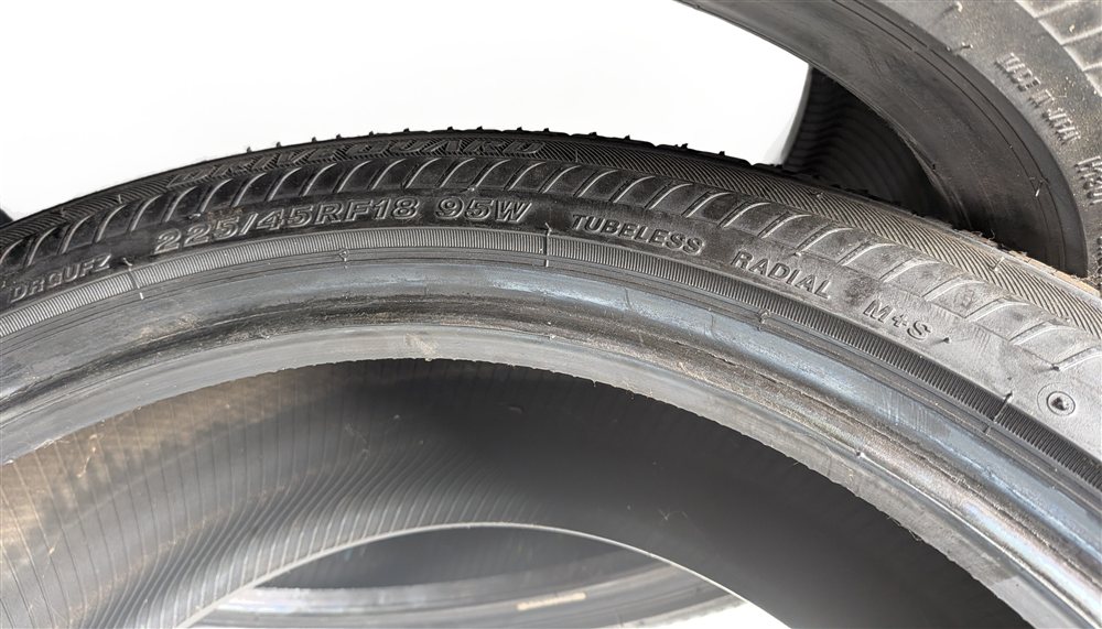 Thumbnail 7: BRIDGESTONE DRIVEGUARD 225/45RF18 95W RUN FLAT ALLSEASON 6/32 DOT3221 TIRE SET/4