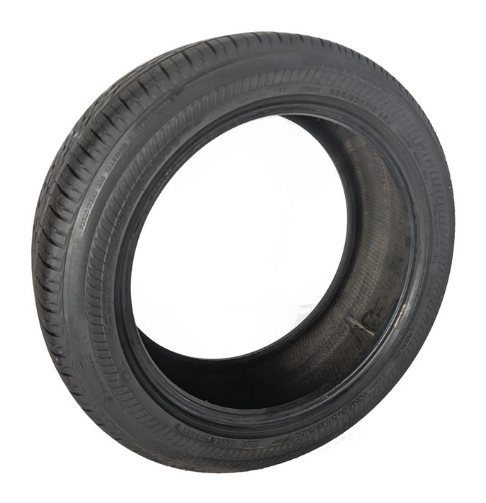 BRIDGESTONE DRIVEGUARD 225/50RF18 95W RUN FLAT ALL SEASON 9/32 DOT 3321 TIRE