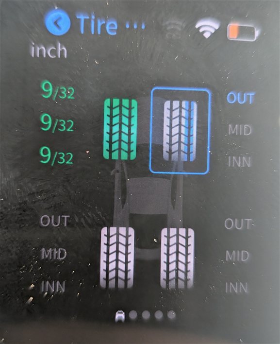 Thumbnail 10: BRIDGESTONE DRIVEGUARD 225/50RF18 95W RUN FLAT ALL SEASON 9/32 DOT 3321 TIRE