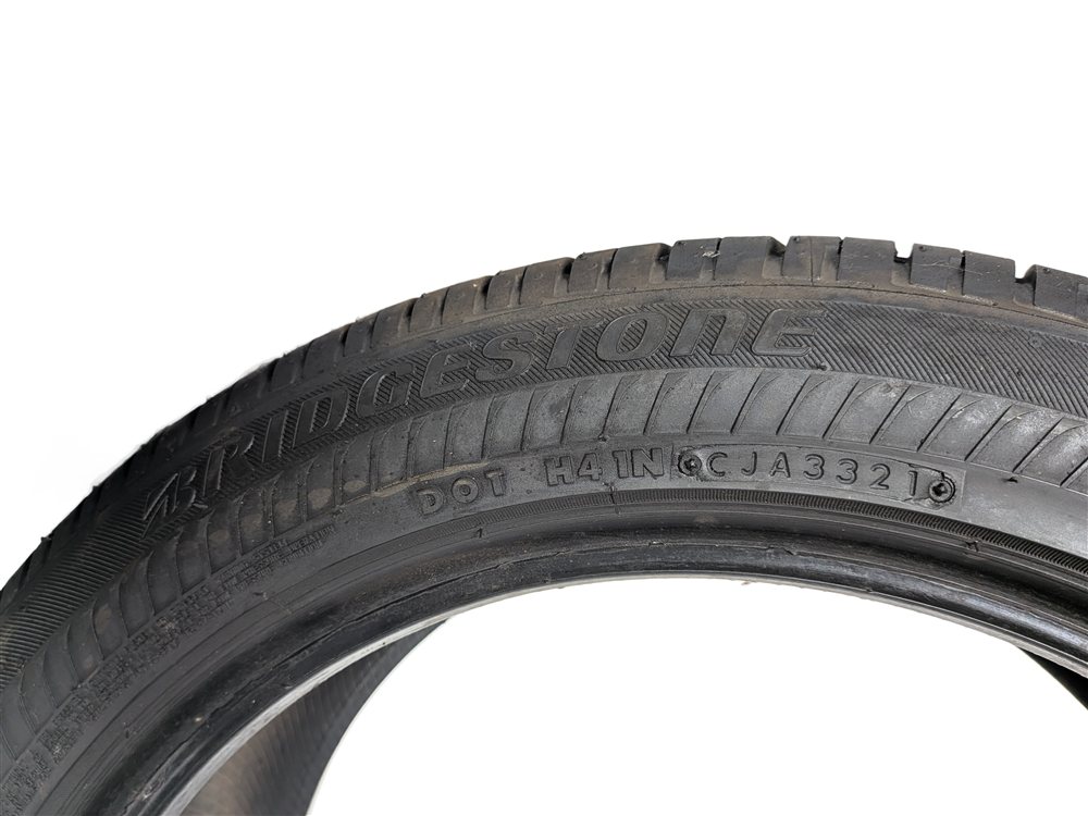 Thumbnail 5: BRIDGESTONE DRIVEGUARD 225/50RF18 95W RUN FLAT ALL SEASON 9/32 DOT 3321 TIRE