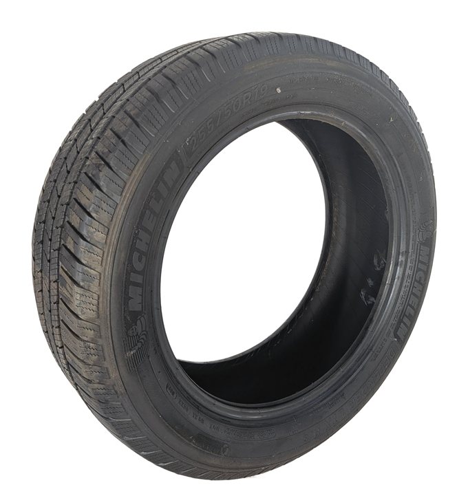 MICHELIN DEFENDER LTX M/S 255/50R19 107H ALL SEASON 6/32 DOT 0221 TIRE