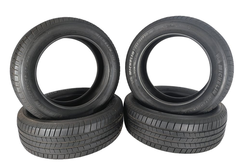 MICHELIN DEFENDER LTX M/S 255/55R20 110H ALL SEASON 6/32 DOT 0422 TIRE SET/4