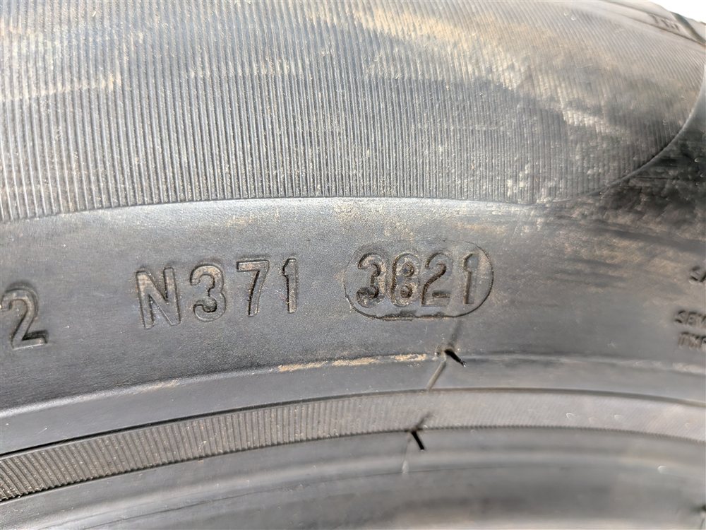 Thumbnail 11: PIRELLI CINTURATO P7 ALL SEASON RUN FLAT 245/50R18 100V 7/32 DOT 3621 TIRE