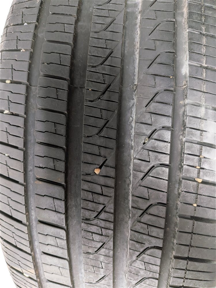 Thumbnail 2: PIRELLI CINTURATO P7 ALL SEASON RUN FLAT 245/50R18 100V 7/32 DOT 3621 TIRE