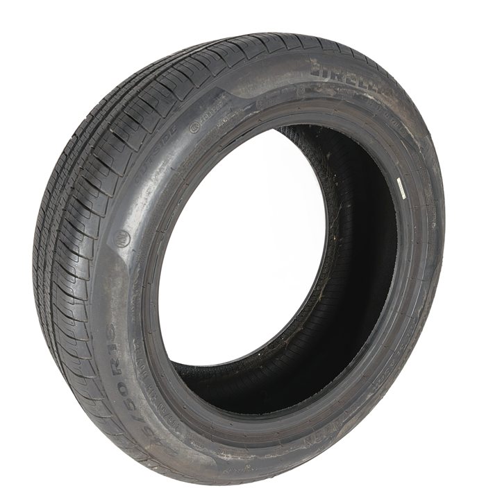 PIRELLI CINTURATO P7 ALL SEASON RUN FLAT 245/50R18 100V 7/32 DOT 3221 TIRE