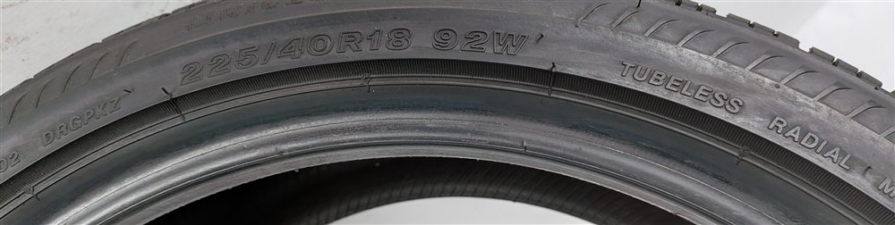 Thumbnail 8: BRIDGESTONE DRIVEGUARD+ RFT 225/40R18 92W XL RUN FLAT A/S 6/32 DOT0322 TIRE