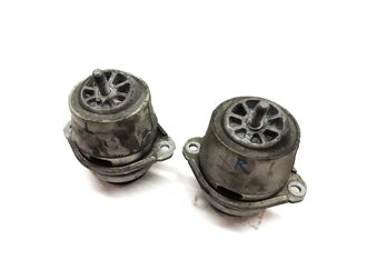 Thumbnail 1: 2011 PORSCHE CAYENNE (958) 3.0L HYBRID (M06.EC) ENGINE MOTOR MOUNT SET/2