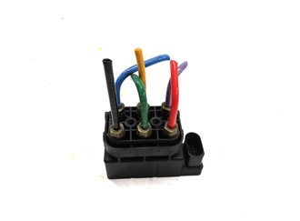 Thumbnail 4: 2011 PORSCHE CAYENNE HYBRID (958) AIR SUSPENSION VALVE BLOCK
