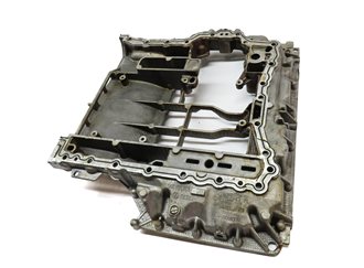 Thumbnail 2: 2011 PORSCHE CAYENNE (958) 3.0L HYBRID (M06.EC) UPPER ENGINE OIL PAN