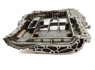 Thumbnail 4: 2011 PORSCHE CAYENNE (958) 3.0L HYBRID (M06.EC) UPPER ENGINE OIL PAN