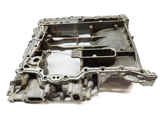 Thumbnail 6: 2011 PORSCHE CAYENNE (958) 3.0L HYBRID (M06.EC) UPPER ENGINE OIL PAN