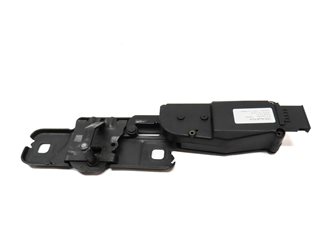 Thumbnail 4: 2017 AUDI Q5 (B8 8R) REAR TRUNK HATCH LIFTGATE LOWER LATCH STRIKER MODULE