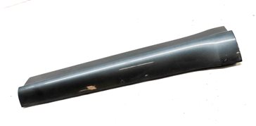 Thumbnail 3: 13-17 AUDI Q5 (B8 8R) REAR LEFT DOOR EXTERIOR LOWER MOULDING RUNNER TRIM (Gray)