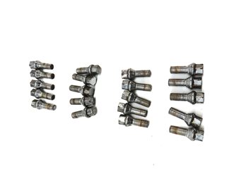 Thumbnail 5: 2014 BMW 650i GRAN COUPE (F06) TIRE WHEEL LUG NUT SET / 20