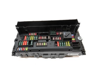 Thumbnail 2: 14 BMW 650i GRAN COUPE (F06) 4.4L TURBO (N63) FRONT POWER DISTRIBUTION FUSE BOX