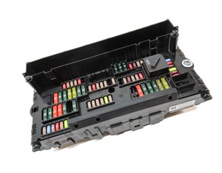 Thumbnail 3: 14 BMW 650i GRAN COUPE (F06) 4.4L TURBO (N63) FRONT POWER DISTRIBUTION FUSE BOX