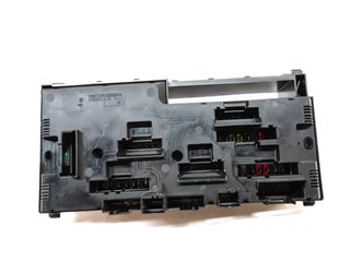 Thumbnail 4: 14 BMW 650i GRAN COUPE (F06) 4.4L TURBO (N63) FRONT POWER DISTRIBUTION FUSE BOX