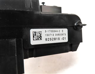 Thumbnail 5: 14 BMW 650i GRAN COUPE (F06) 4.4L TURBO (N63) FRONT POWER DISTRIBUTION FUSE BOX