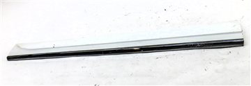 Thumbnail 2: 13-17 AUDI Q5 B8 8R FRONT RIGHT PASSENGER LOWER DOOR MOULDING TRIM PANEL (White)