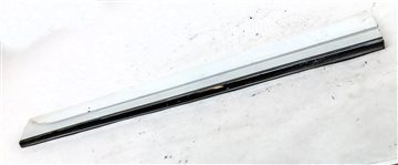 Thumbnail 3: 13-17 AUDI Q5 B8 8R FRONT RIGHT PASSENGER LOWER DOOR MOULDING TRIM PANEL (White)