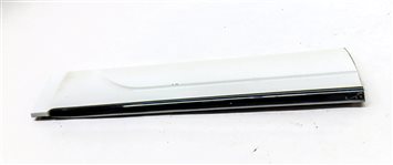 Thumbnail 2: 2014 AUDI Q5 (B8 8R) REAR LEFT EXTERIOR LOWER DOOR TRIM MOULDING (White)