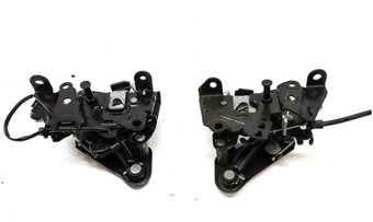 Thumbnail 4: 2011 BMW 740i (F02) FRONT LEFT & RIGHT LOWER HOOD BONNET LOCK LATCH SET/2