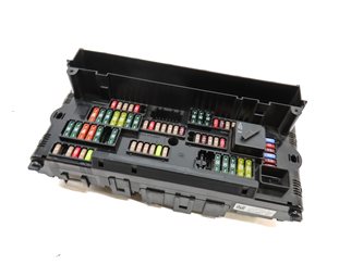 2011 BMW 740i (F02) 3.0L TURBO (N54) ENGINE FRONT POWER DISTRIBUITION FUSE BOX