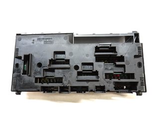 Thumbnail 4: 2011 BMW 740i (F02) 3.0L TURBO (N54) ENGINE FRONT POWER DISTRIBUITION FUSE BOX