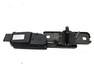 Thumbnail 2: 2011 AUDI Q7 (4L) REAR HATCH TRUNK LOCK LATCH STRIKER PLATE w/ ACTUATOR MOTOR