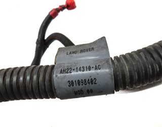 Thumbnail 5: 2010 LAND ROVER LR4 (L319) POSITIVE BATTERY CABLE POST TERMINAL w/ STARTER